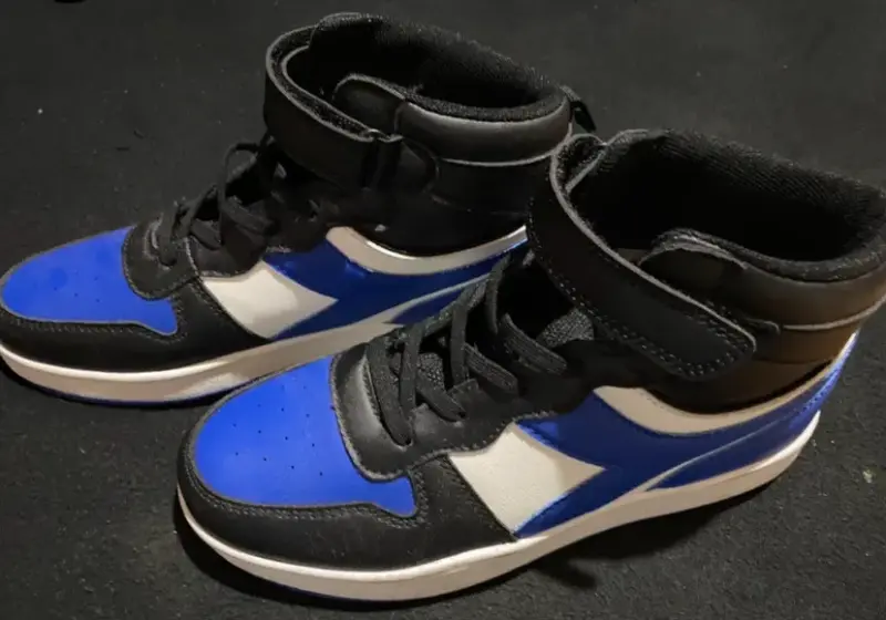 Zapatillas deportivas altas azul y negro para hombre - 1
