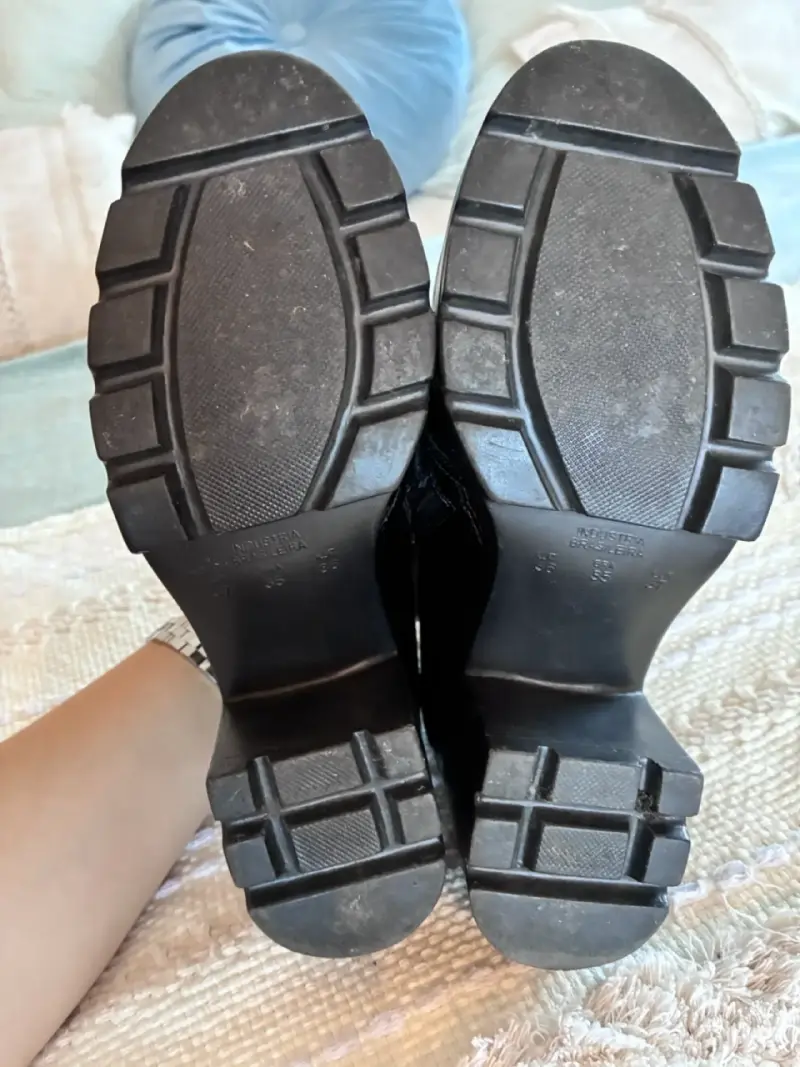 Mocasines zapato charol negro con hebillas gruesas - 5