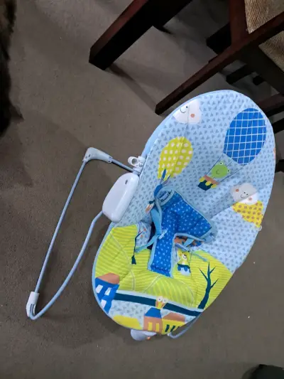 Silla mecedora para bebé con diseño colorido - miniatura 2