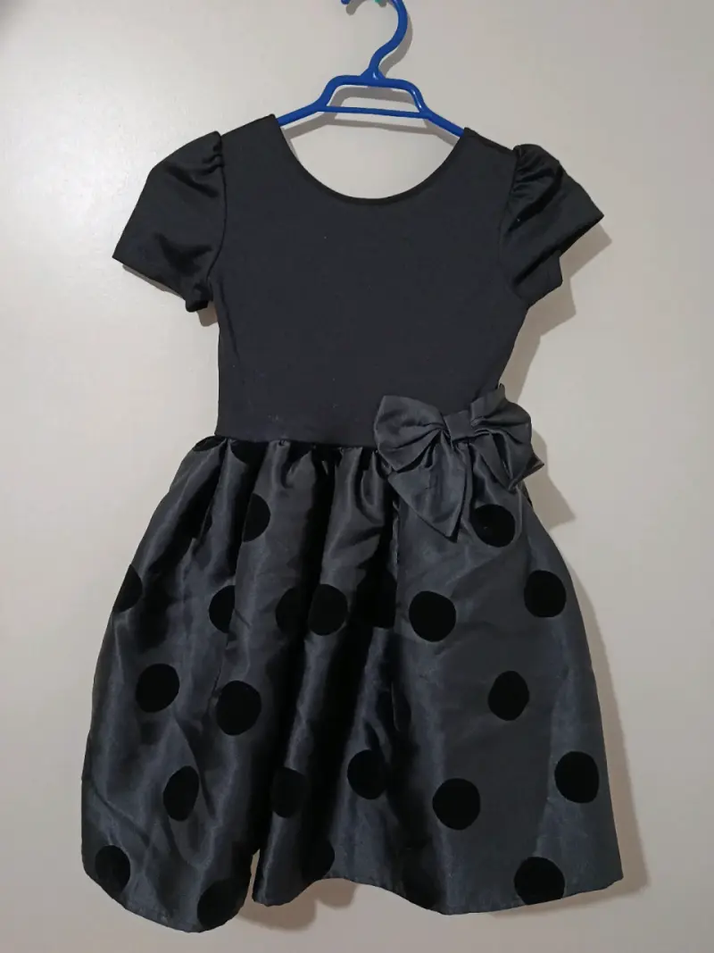 Vestido de niña negro con lunares y lazo - 1