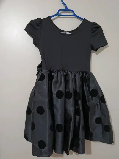Vestido de niña negro con lunares y lazo - miniatura 2