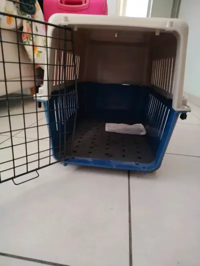 Transportadora de mascotas mediana con puerta metálica - miniatura 1