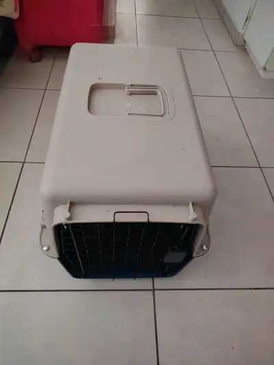Transportadora de mascotas mediana con puerta metálica - miniatura 3