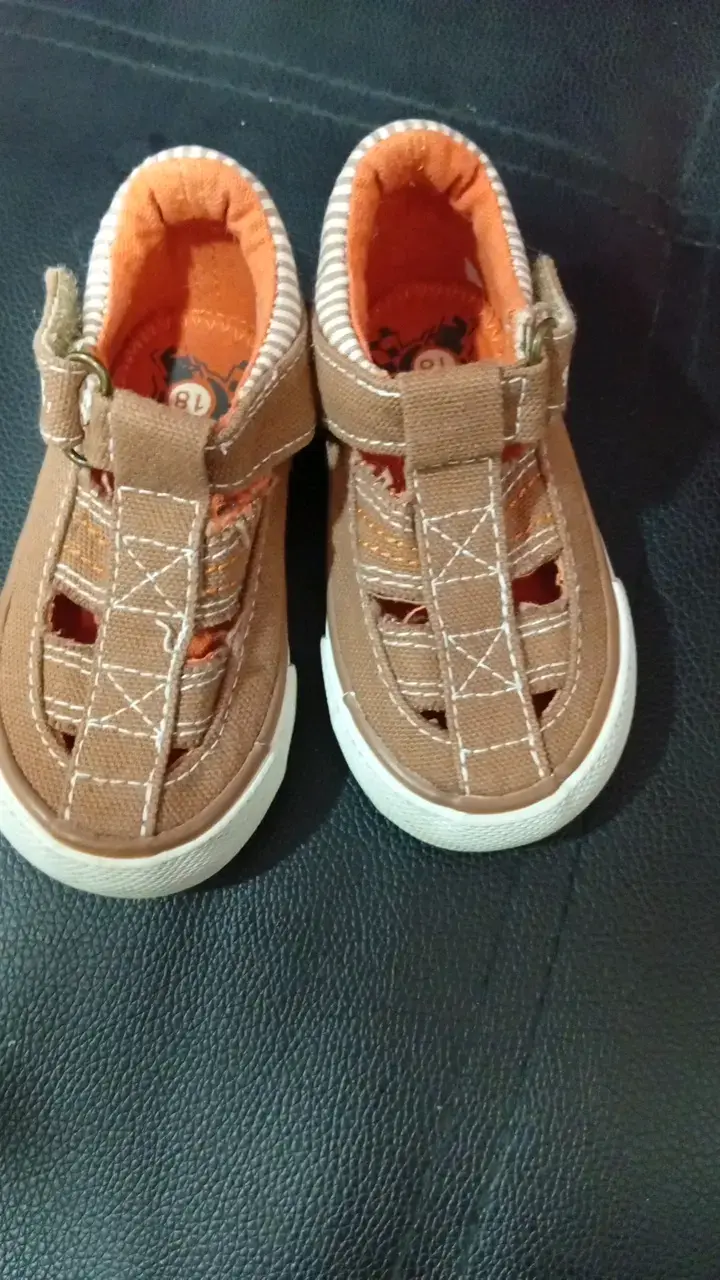 Sandalias de bebé color marrón con velcro - 2