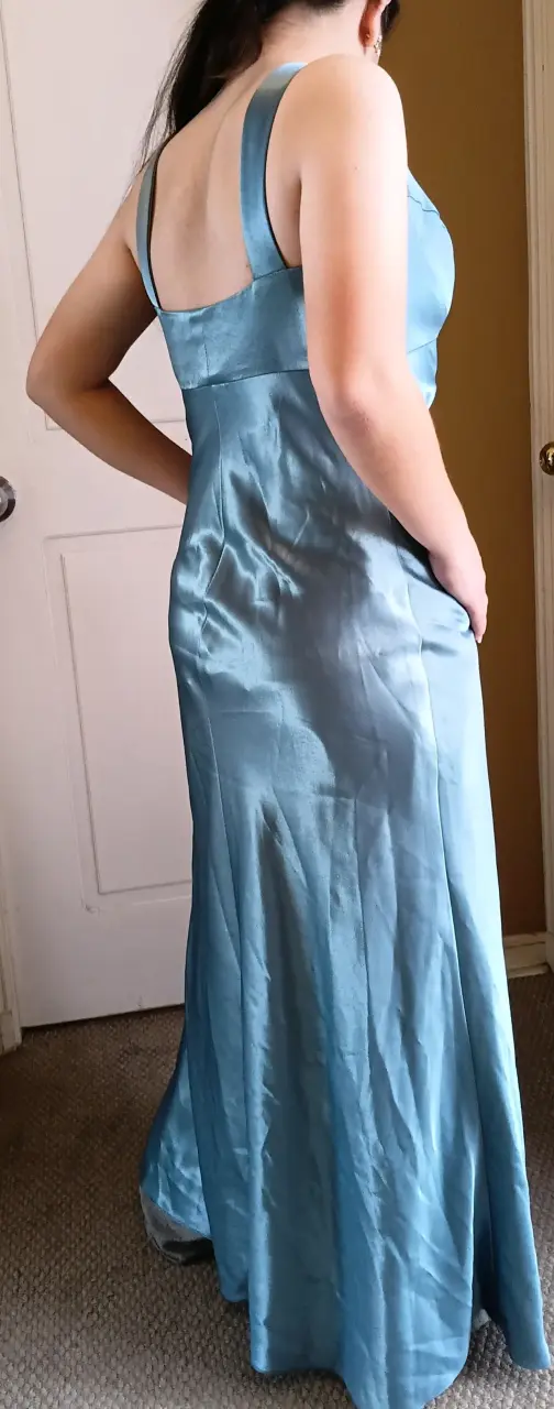 Vestido largo de satén azul elegante - 2