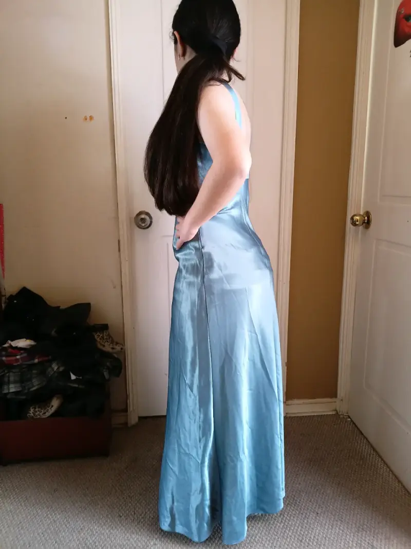Vestido largo de satén azul elegante - 3