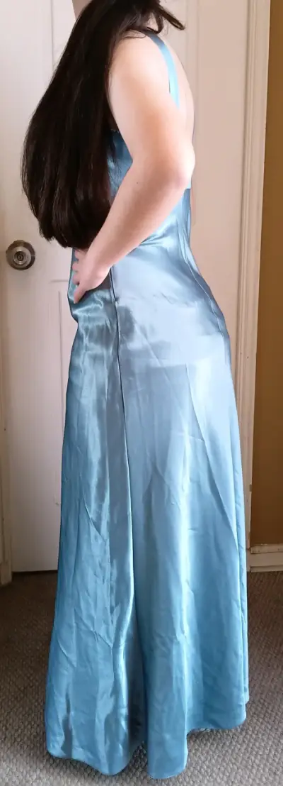 Vestido largo de satén azul elegante - miniatura 4