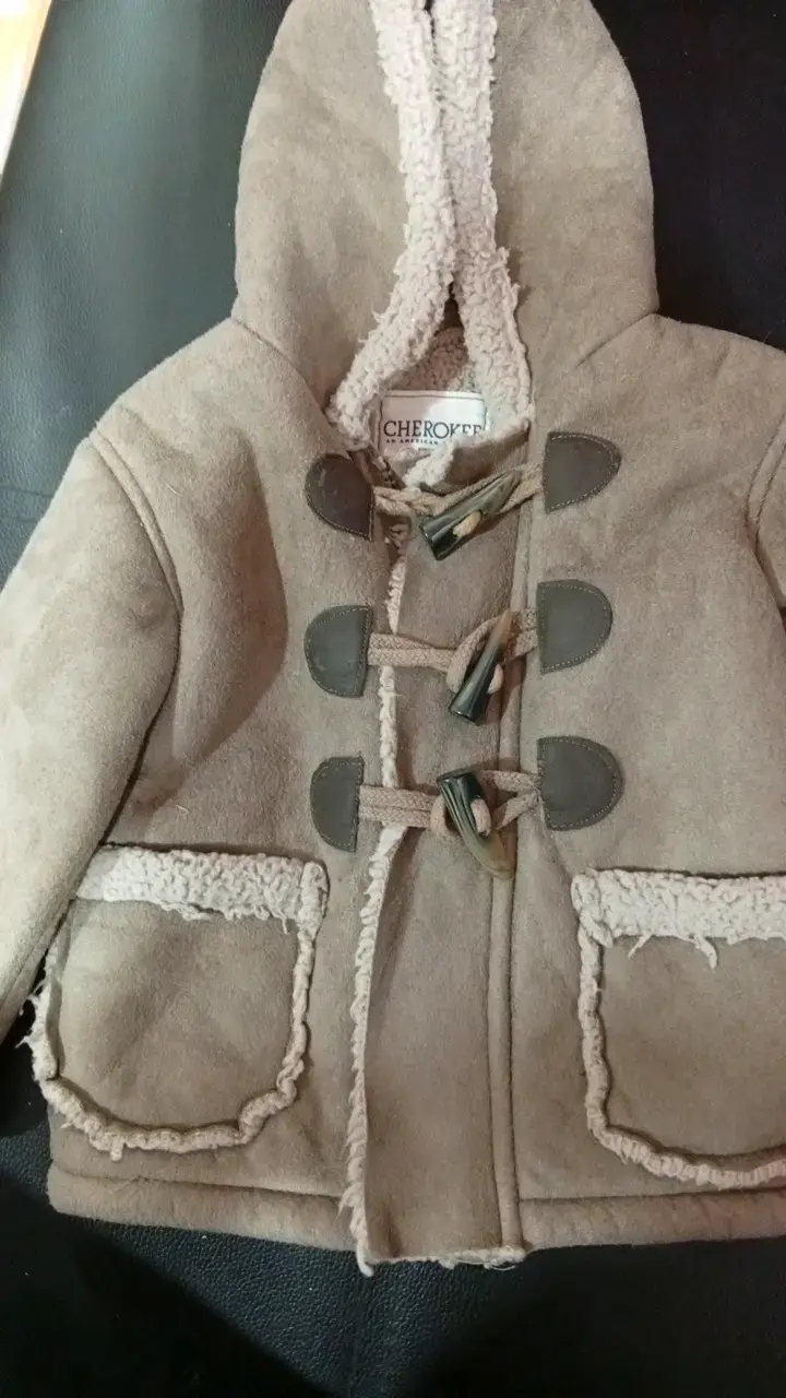 Abrigo de niño con capucha Cherokee beige