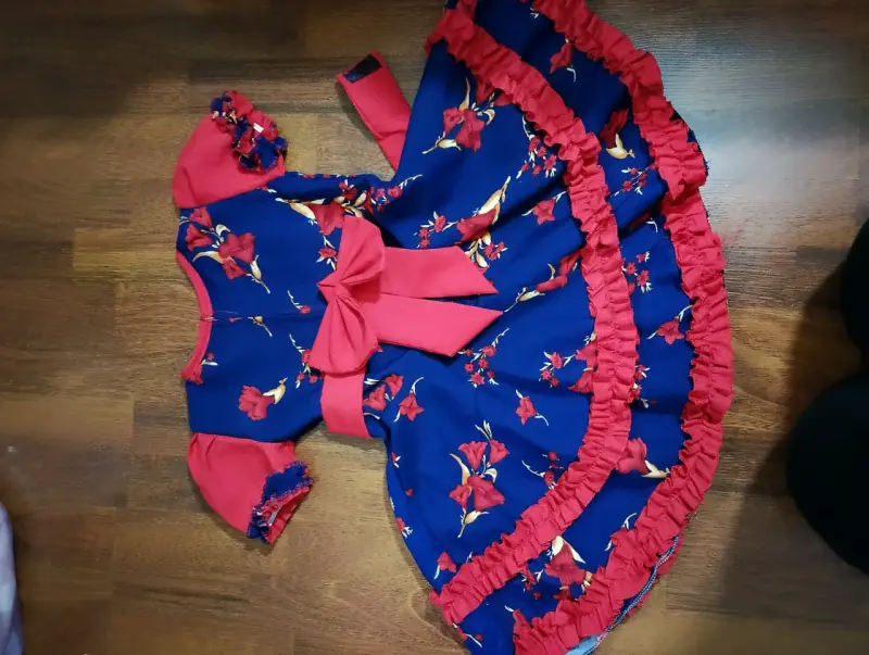 Vestido de niña con flores y encaje - 5