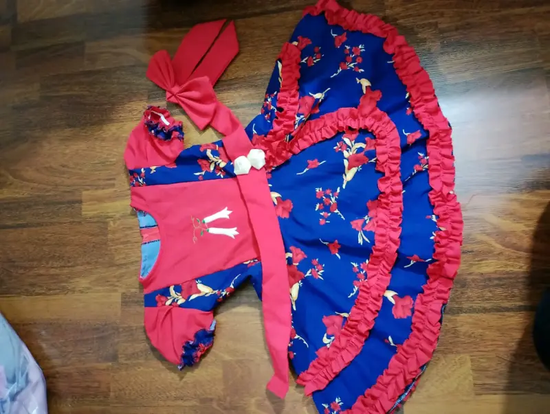 Vestido de niña con flores y encaje - 6