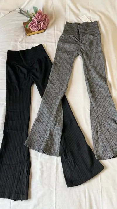 Pantalones acampanados de punto para mujer - miniatura 1