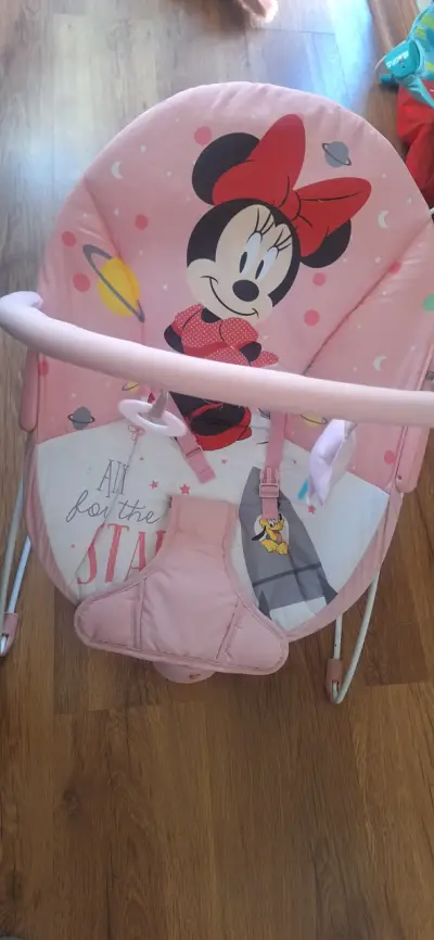 Silla mecedora para bebé Minnie Mouse - miniatura 2