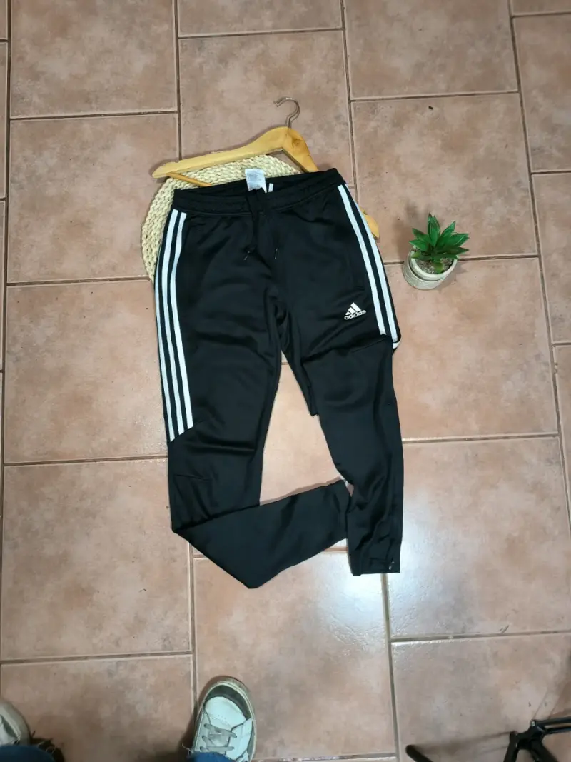 Pantalones deportivos negros Adidas con franjas - 1