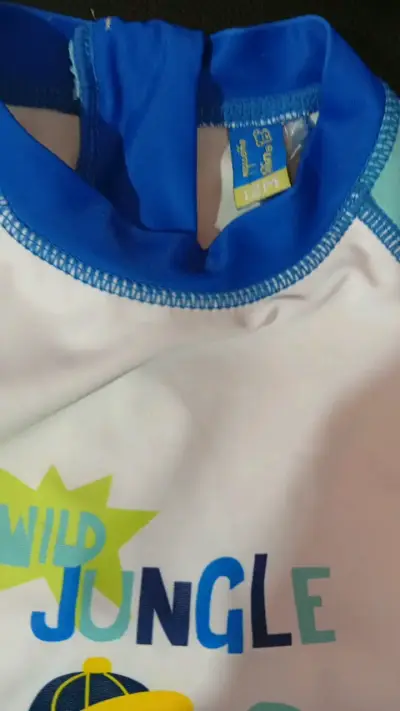 Traje de baño infantil  con diseño de jungla - miniatura 5