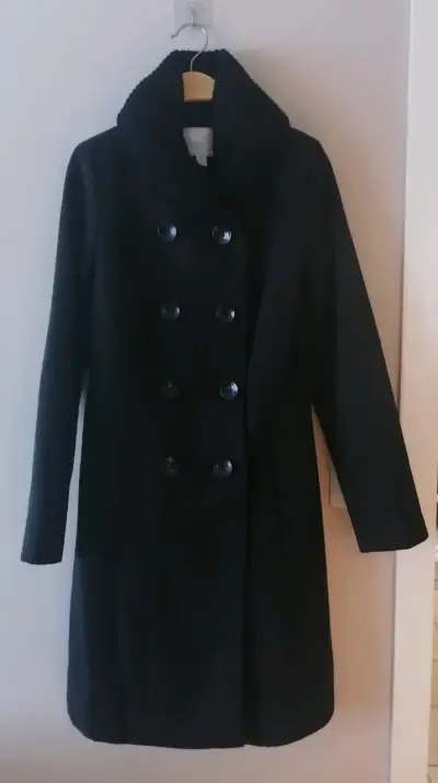 Abrigo negro con cuello tejido para mujer - miniatura 1