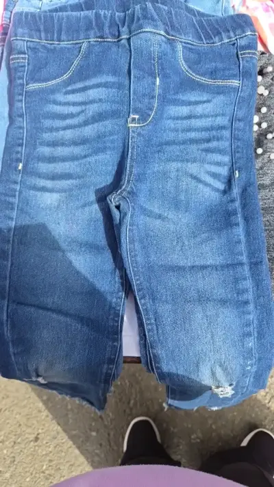 Lote de jeans para niños con diseño variado - miniatura 4