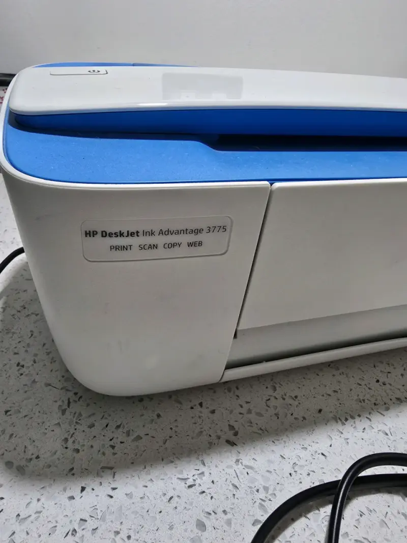 Impresora multifuncional HP DeskJet 3775 compacta - 3
