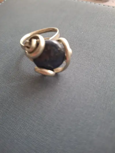 Anillo de plata y lapislazuli - miniatura 1