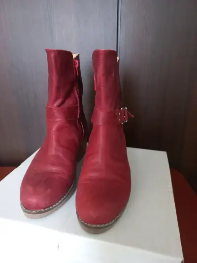 Botines de cuero rojos con diseño de serpiente - miniatura 4