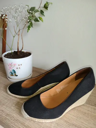 Zapatos de cuña negros de tela Viviano - miniatura 1