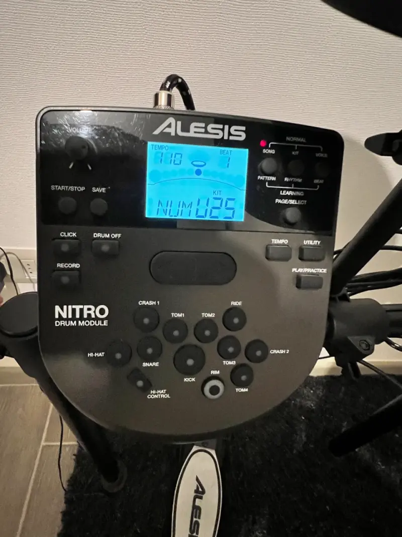 Batería Electrónica Alesis Nitro Mesh Kit + - 2