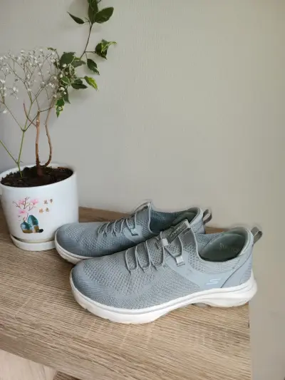 Zapatillas deportivas Skechers Go Walk grises - miniatura 1