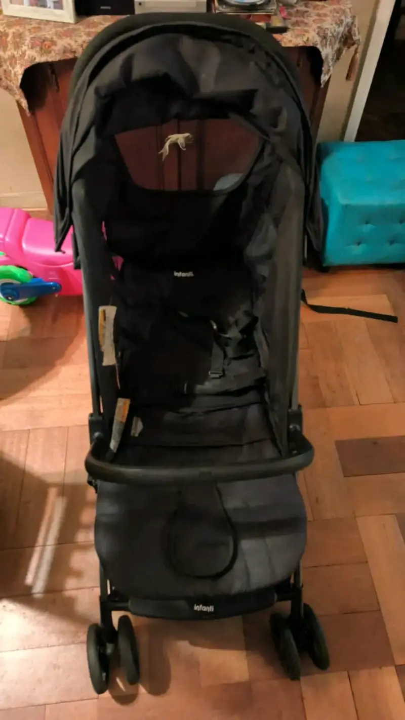 Coche de Paseo Infanti Negro Compacto - 1