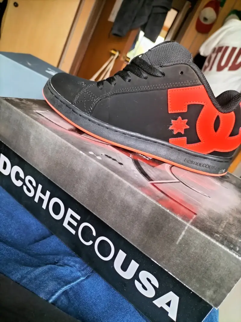 Zapatillas DC Shoes negras y rojas para hombre - 2