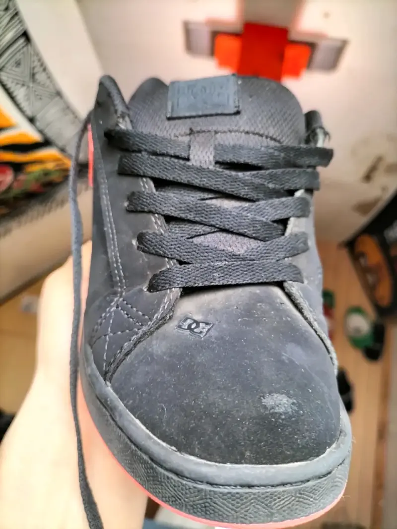 Zapatillas DC Shoes negras y rojas para hombre - 6