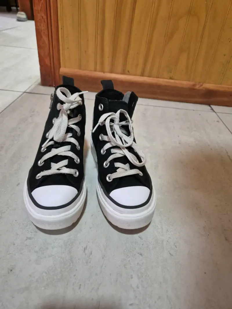 Zapatillas Converse negras número 33 como nuevas - 2