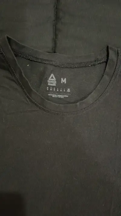 Polera Reebok CrossFit negra para entrenamiento - miniatura 2