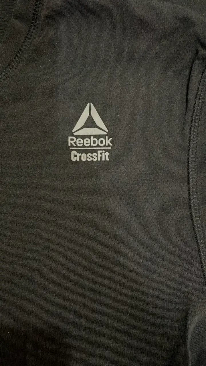 Polera Reebok CrossFit negra para entrenamiento - 3