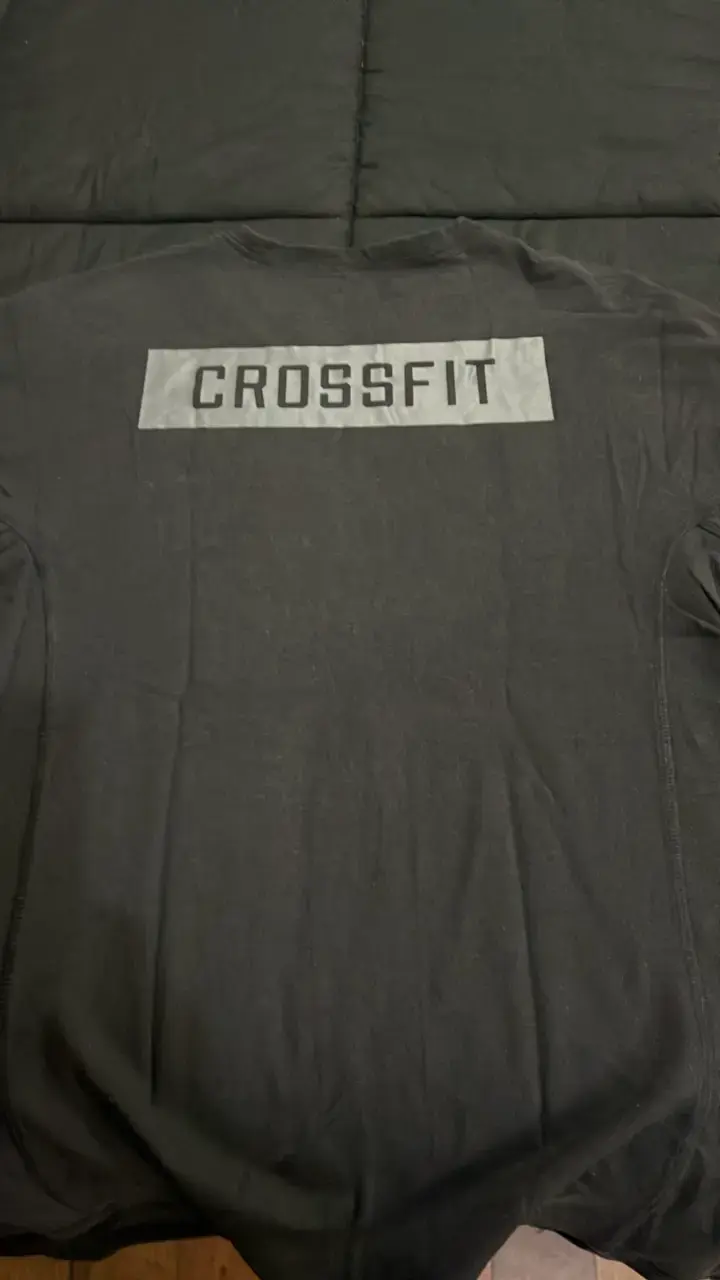 Polera Reebok CrossFit negra para entrenamiento - 5
