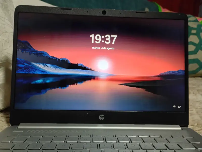 Notebook HP Intel Pentium con SSD 14 pulgadas - 2