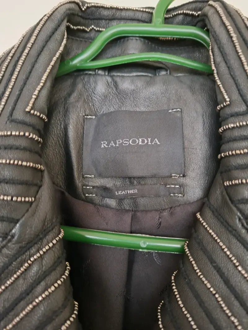 Chaqueta de cuero negra Rapsodia con detalles bordados - 2