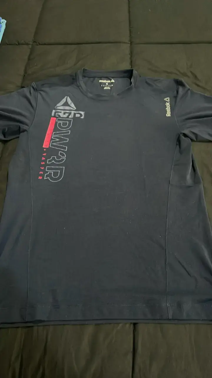 Polera deportiva negra Reebok para hombre - 1
