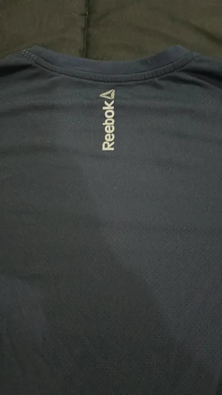 Polera deportiva negra Reebok para hombre - 6
