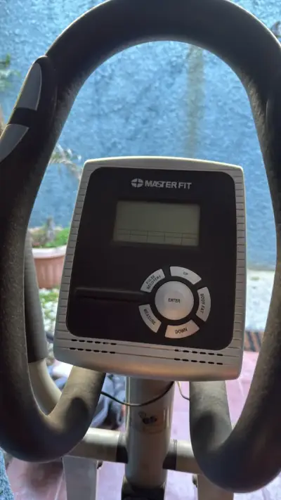 Elíptica Master Fit con Monitor Integrado - miniatura 3