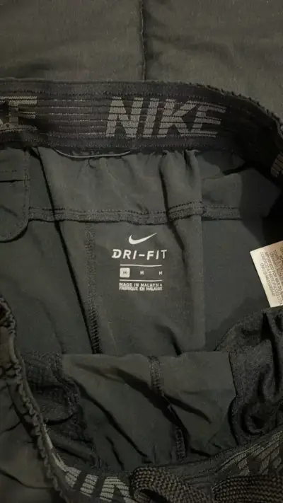 Shorts deportivos Nike Dri-Fit negros - miniatura 2