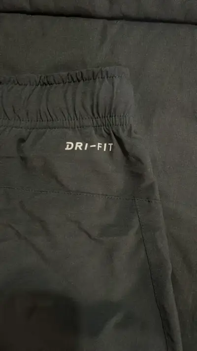 Shorts deportivos Nike Dri-Fit negros - miniatura 3