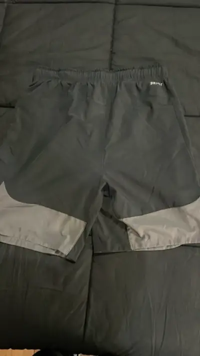 Shorts deportivos Nike Dri-Fit negros - miniatura 4