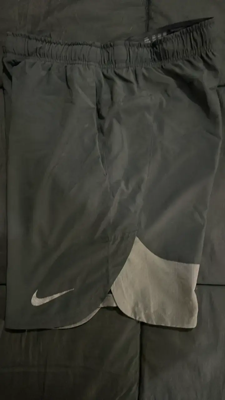 Shorts deportivos Nike Dri-Fit negros - 5