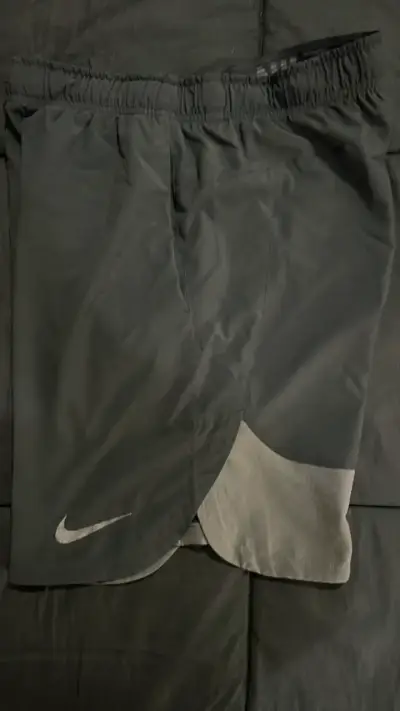 Shorts deportivos Nike Dri-Fit negros - miniatura 5
