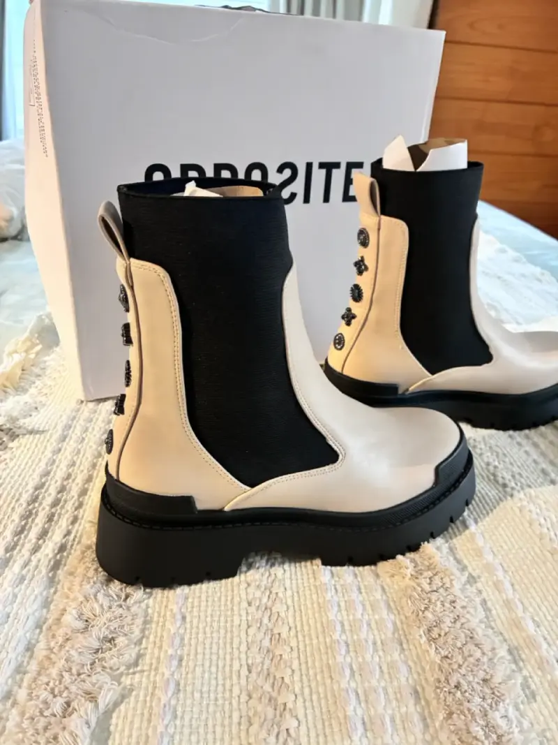 Botines beige 36 con detalles negros Opposite - 1