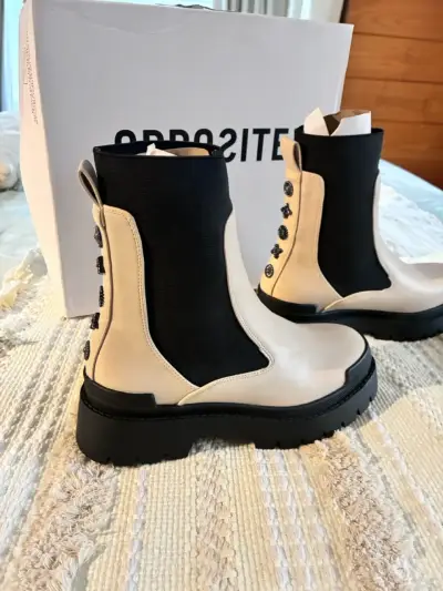 Botines beige 36 con detalles negros Opposite - miniatura 1