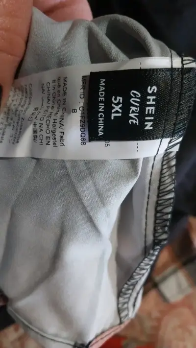 Blusa de cuadros Shein Curve 5XL - miniatura 2