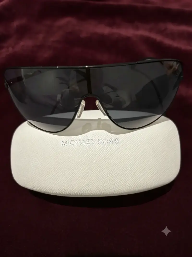 Gafas de sol Michael Kors negras con estuche - 4