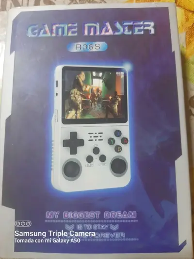 Consola portátil Game Master R36S con 1332 juegos - miniatura 1