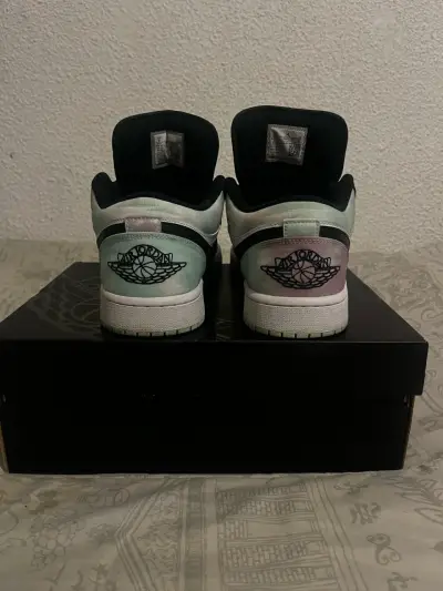 Zapatillas Nike Air Jordan 1 Low Verde y Negro - miniatura 4