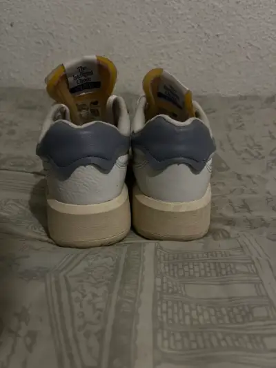 Zapatillas deportivas New Balance blancas y beige - miniatura 4